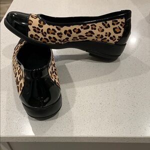 Gravity Defyer Leopard Print Ballet Flats